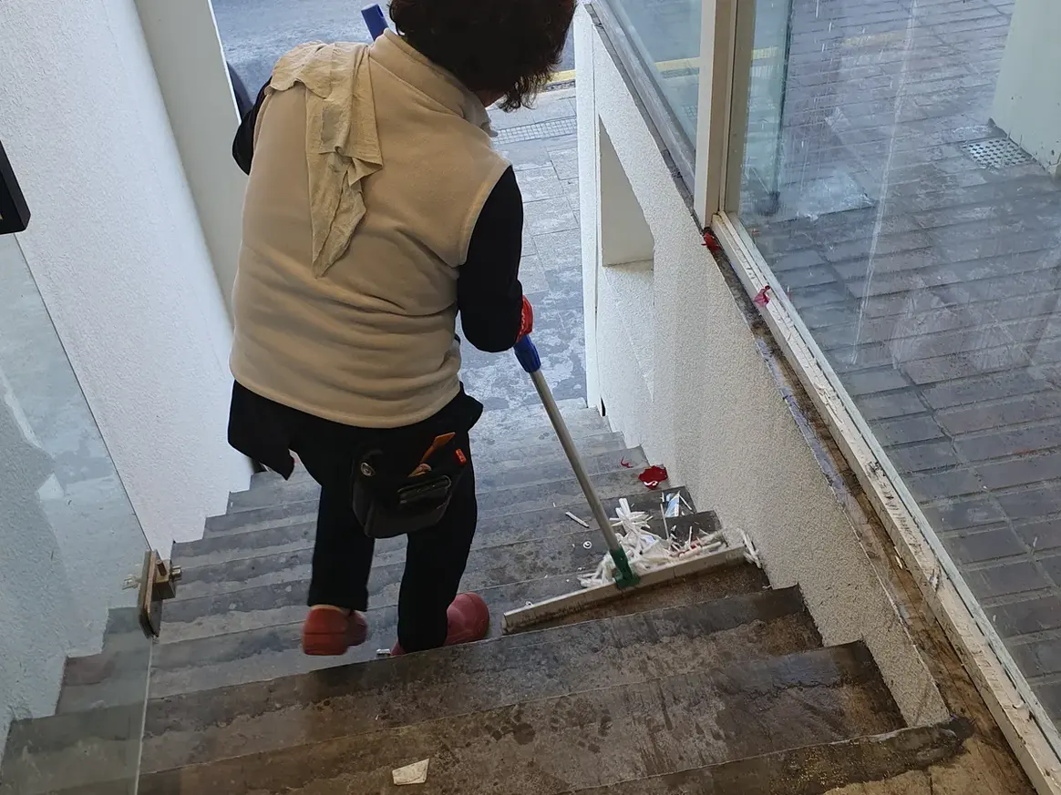 춘천시 중앙로3가 출입 계단·입구 세면대 살균 위생청소 사례 - 행진크린